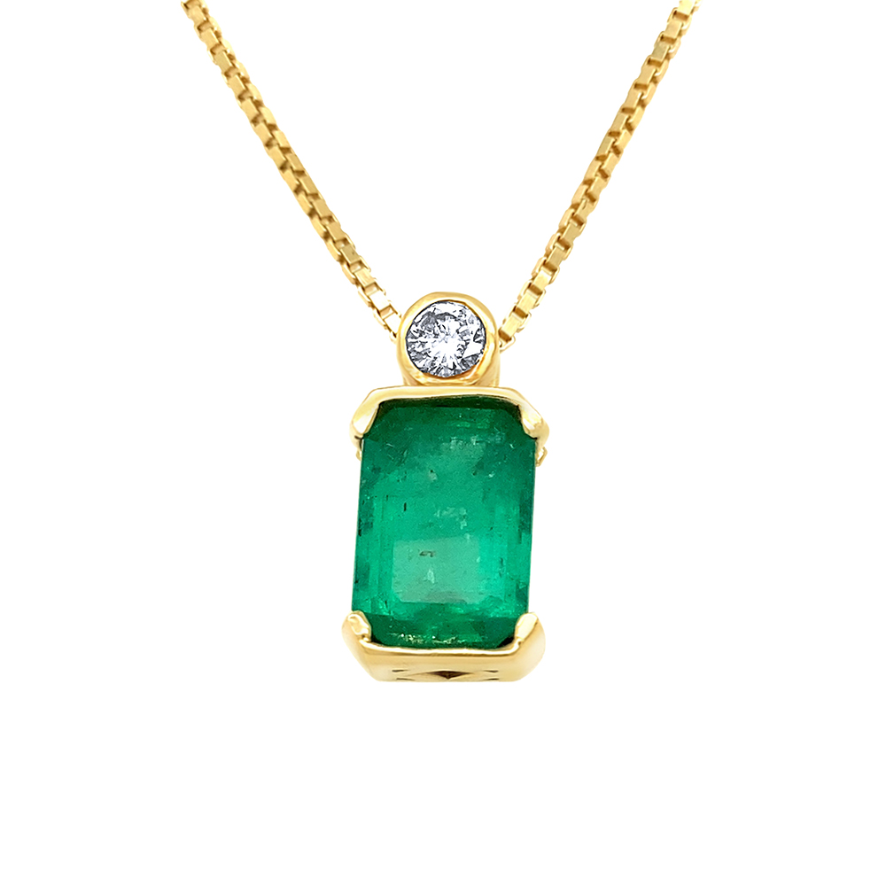 Emerald Pendant in 18K Yellow Gold