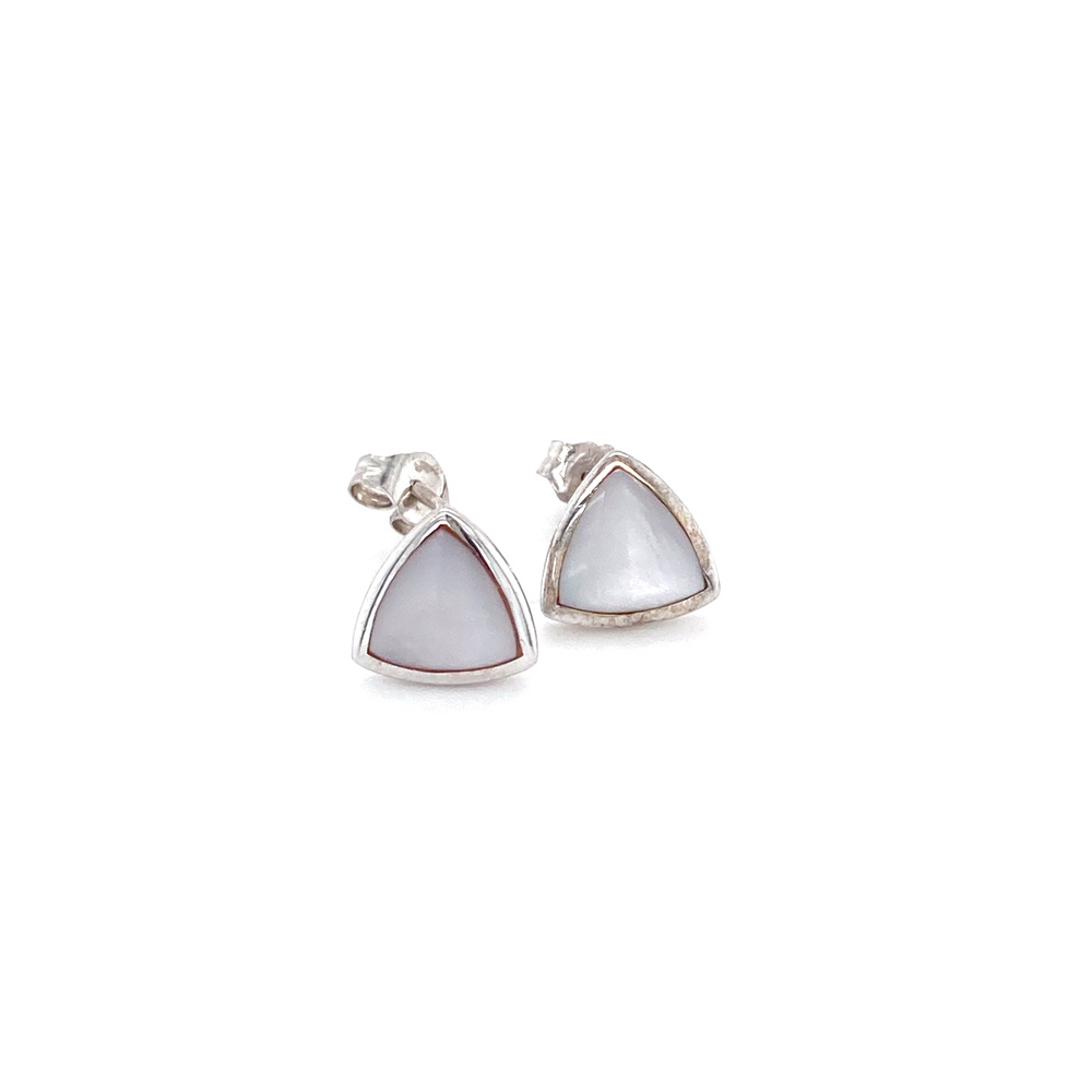 Pink Mother of Pearl Earring in 14K White Gold